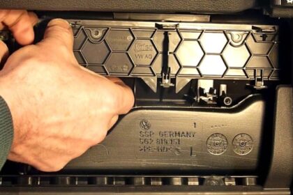 Wymiana filtra kabinowego Passat B8