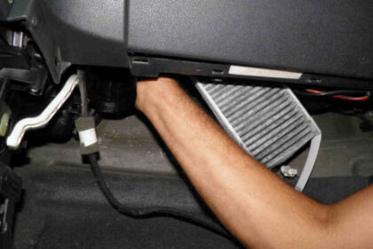 Wymiana filtra kabinowego Peugeot 3008