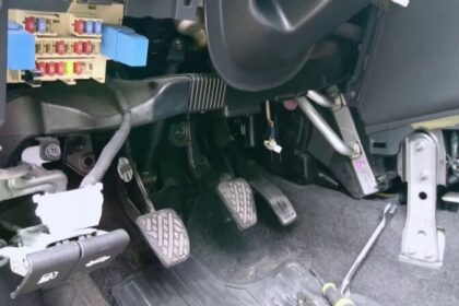 Wymiana filtra kabinowego nissan qasqai