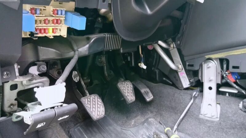 Wymiana filtra kabinowego nissan qasqai