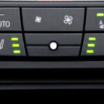 Przegląd klimatyzacji w samochodzie cena, znaczenie i praktyczne wskazówki