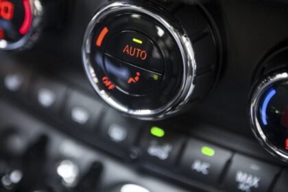 Serwis klimatyzacji w samochodzie przegląd, gwarancja i zasady utrzymania układu