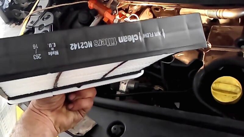 Wymiana filtra kabinowego Renault Scenic 4