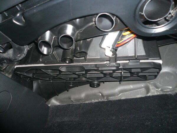 Wymiana filtra kabinowego VW Passat B5