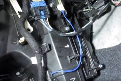 Wymiana filtra kabinowego pyłowego Fiat 500