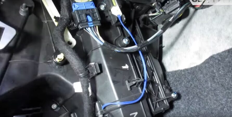 Wymiana filtra kabinowego pyłowego Fiat 500