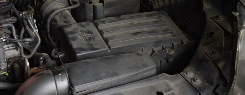 Jak Wymiana Filtra Powietrza w Golfie VI