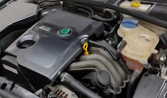 Jak wymienić filtr powietrza w SKODA SUPERB