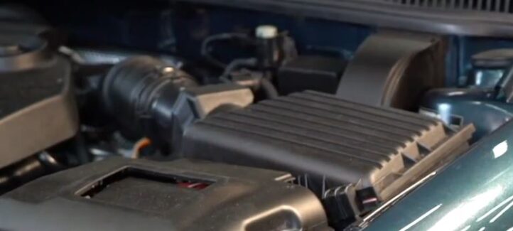 Jak wymienić filtr powietrza w VW GOLF 4