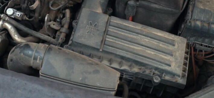 Wymiana filtr powietrza VW PASSAT B7 3C