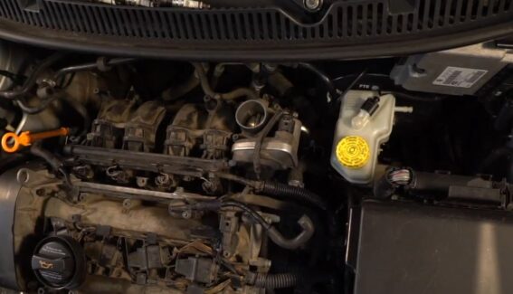 Jak wymienić filtr powietrza w VW POLO 4 (9N)