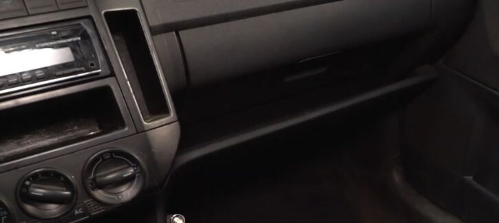 Wymiana filtr kabinowego Volkswagen VW Polo 4