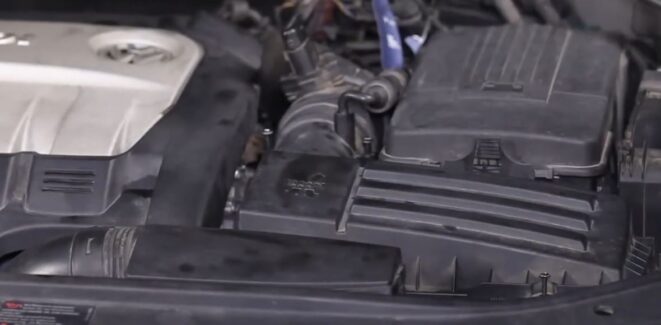 Wymiana filtr powietrza VW PASSAT B6 3C