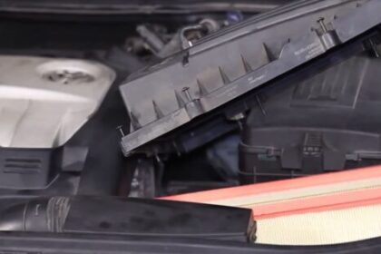 Wymiana filtr powietrza VW PASSAT B6 3C