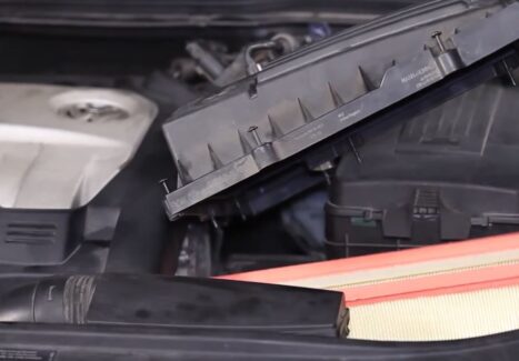 Wymiana filtr powietrza VW PASSAT B6 3C