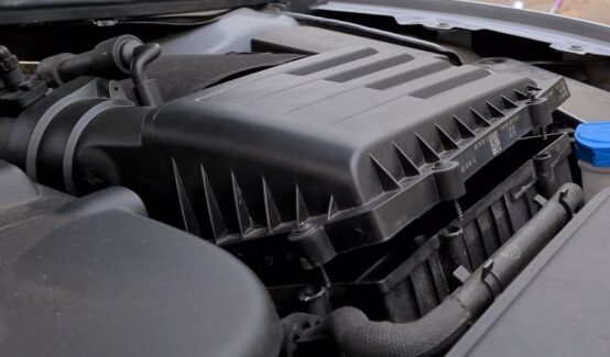 Wymiana filtr powietrza VW PASSAT B8