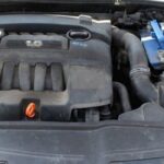 Wymiana filtr powietrza Volkswagen VW Jetta 1k