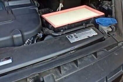 Wymiana filtra powietrza VW Golf VII MK7