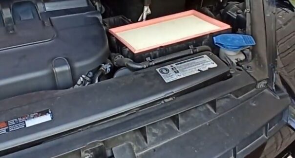 Wymiana filtra powietrza VW Golf VII MK7